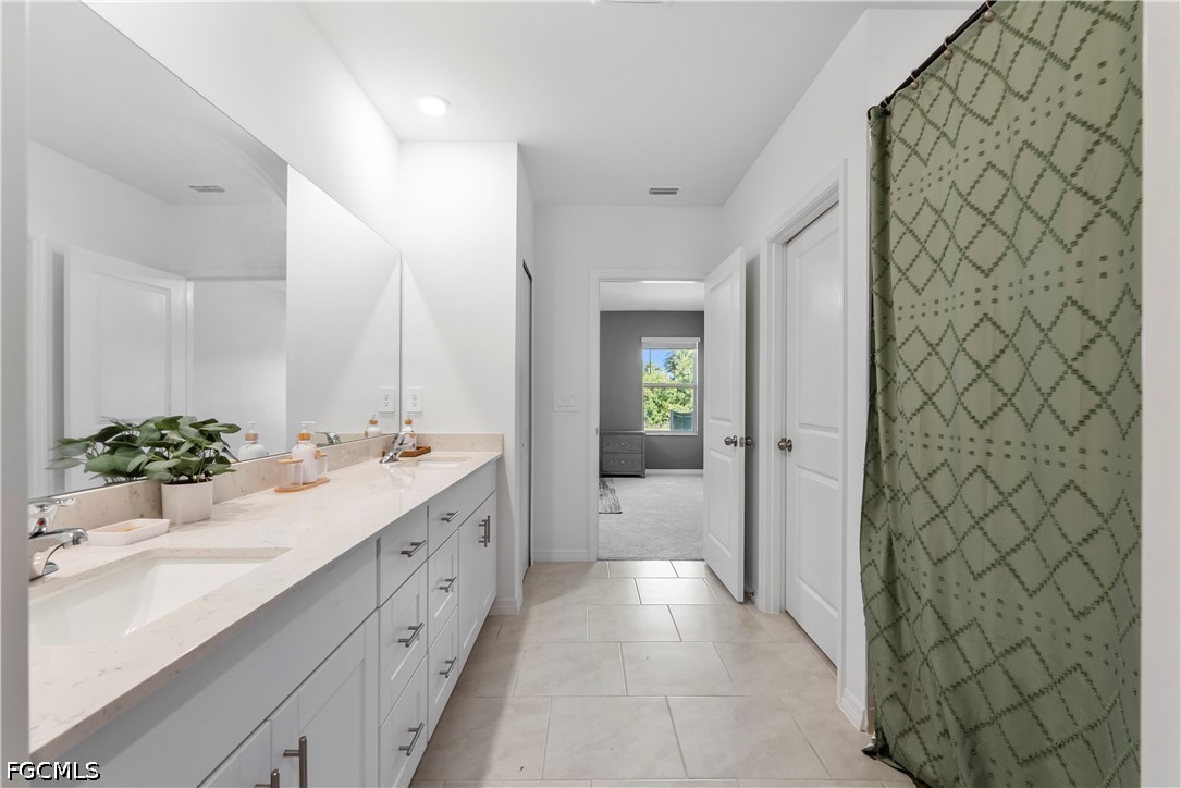 5 Bed SingleFamilyResidence for Sale in Savanna Lakes, FL — photo 18
