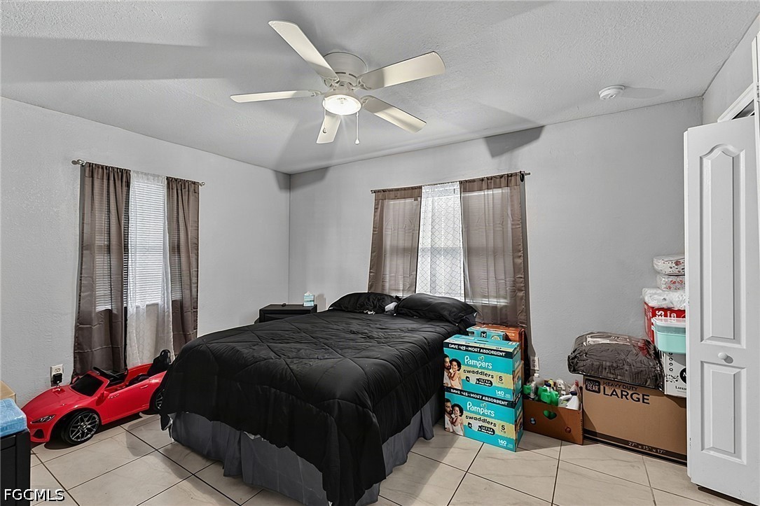 4 Bed SingleFamilyResidence for Sale in Rainbow Groves, photo 18