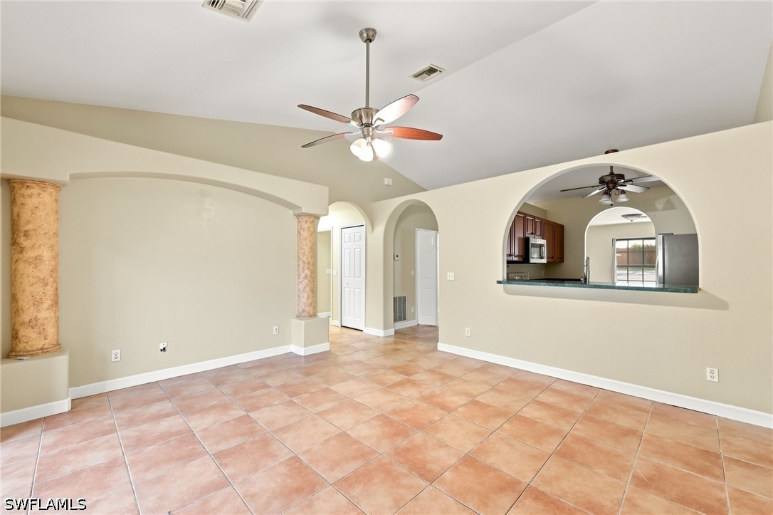 4 Bed Duplex for Sale in Heitmans, FL, $2,000 — photo 18