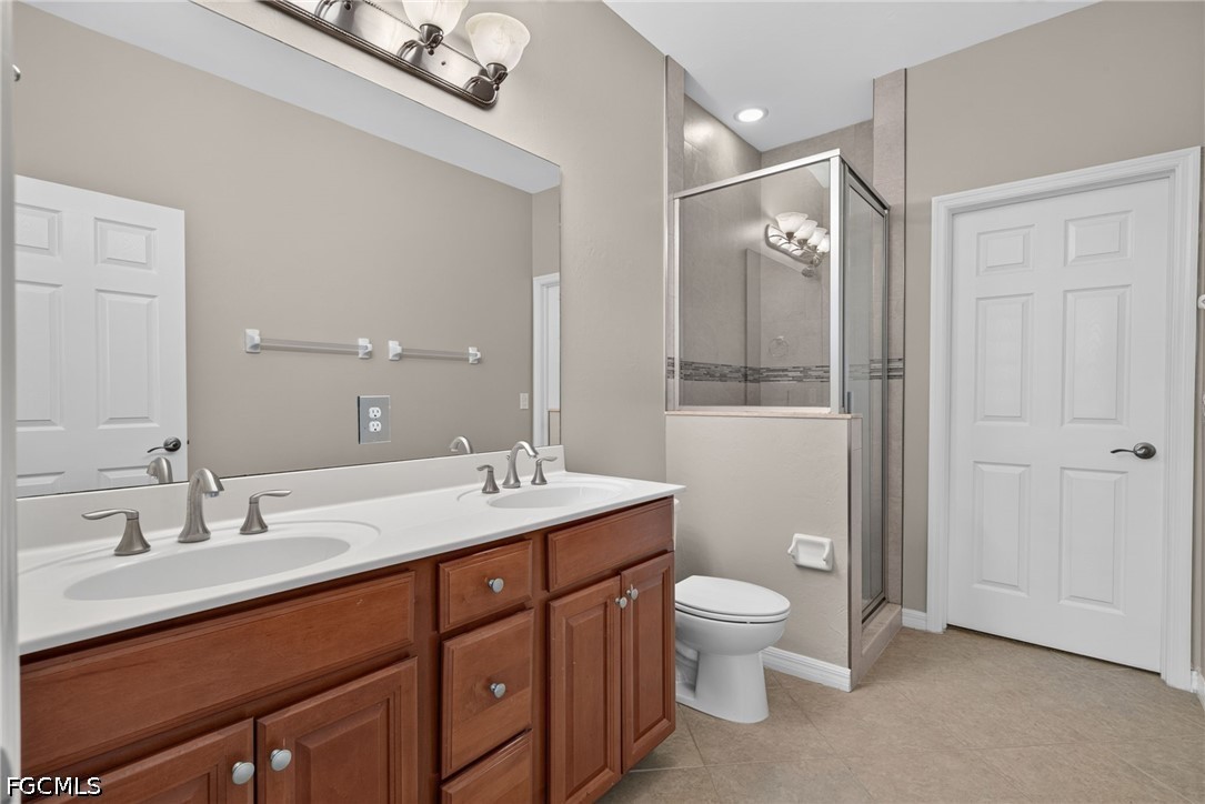 3 Bed Waterfront Home for Sale in Fort Myers, photo 18