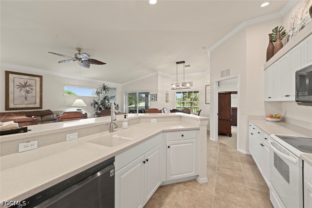 3 Bed Pool Home for Sale in Kings Green, photo 18
