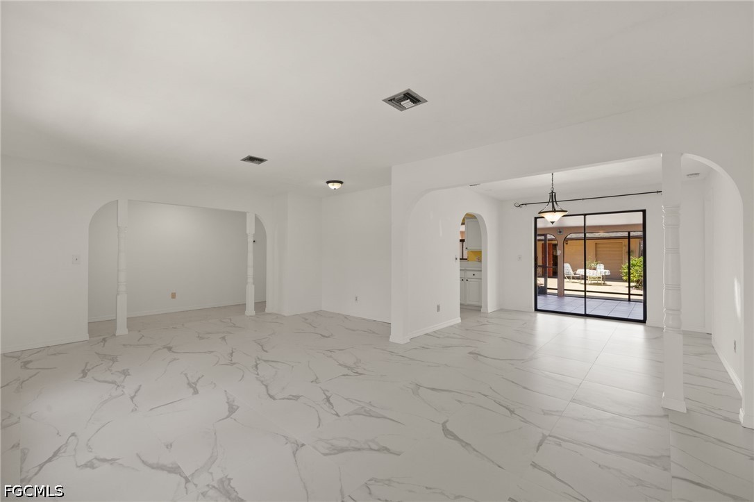 3 Bed SingleFamilyResidence for Sale in Fort Myers, photo 18