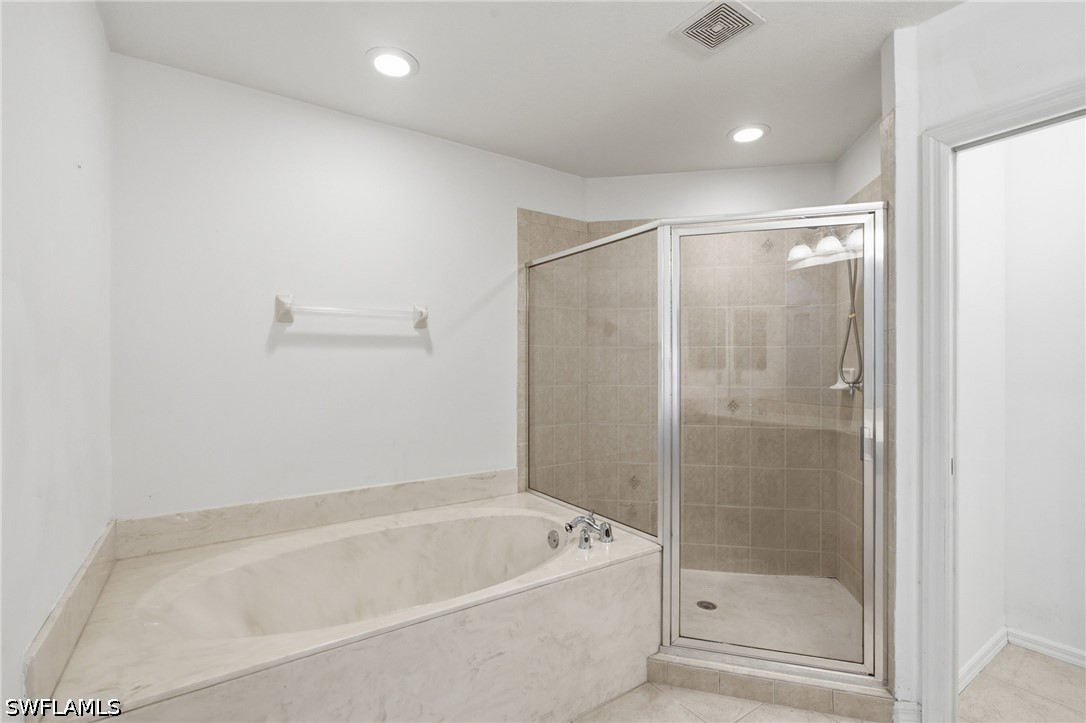 3 Bed Townhouse for Sale in Colonnade At Forum, FL, $289,000 — photo 18
