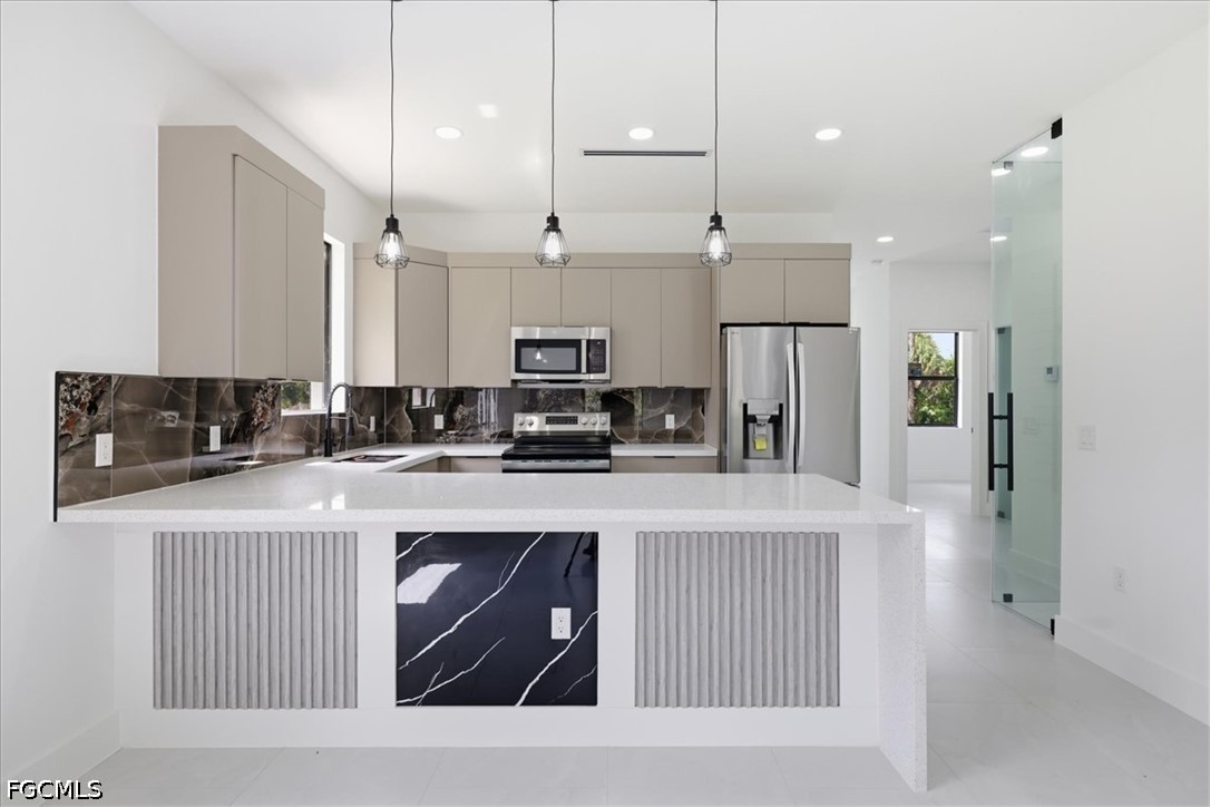 3 Bed SingleFamilyResidence for Sale in Not Applicable, FL — photo 18