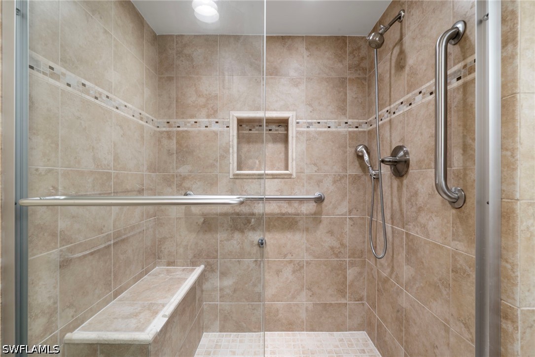 3 Bed Condominium for Sale in Fairways, FL, $250,000 — photo 18