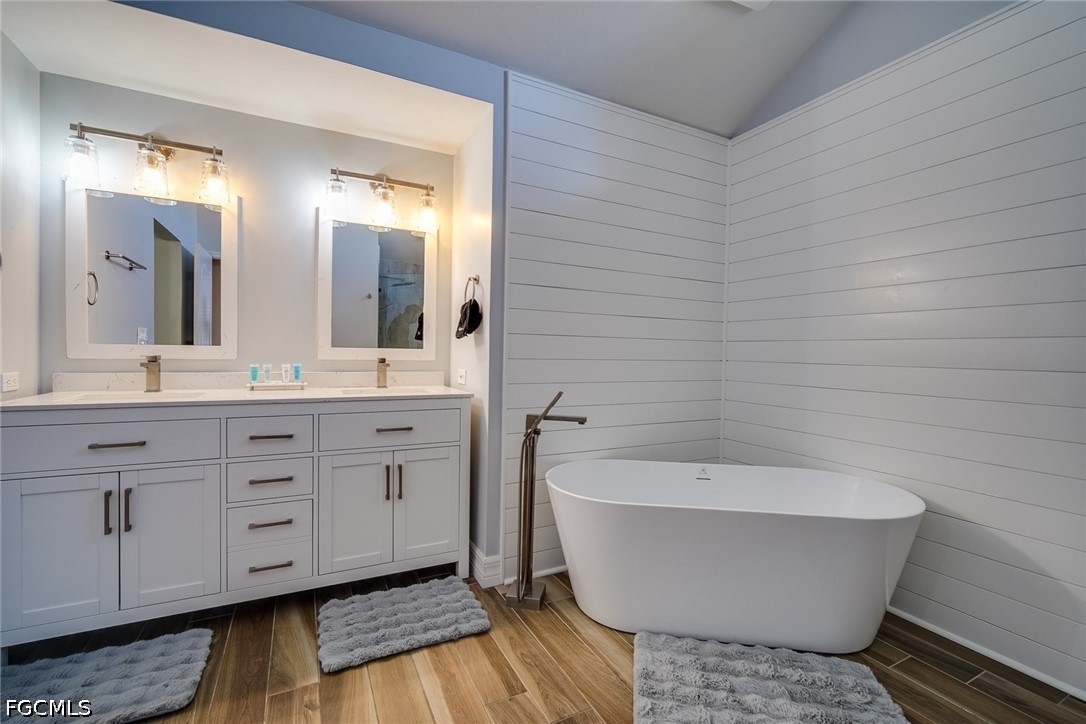 3 Bed SingleFamilyResidence for Sale in Banyan Cove, FL — photo 18