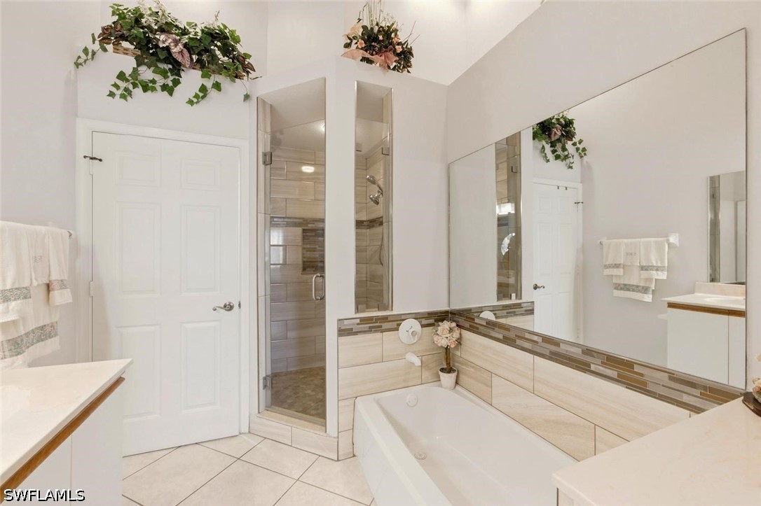 2 Bed Waterfront Home for Sale in Rosewood, photo 18