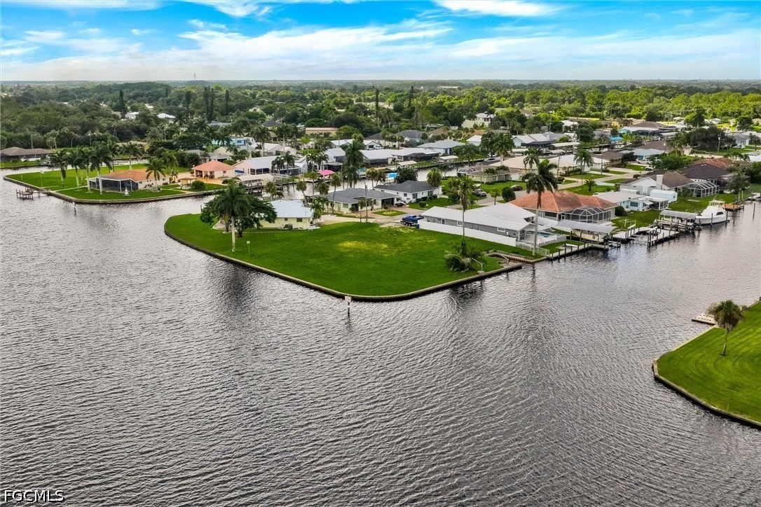 Waterfront Home for Sale in Fort Myers Shores, photo 18