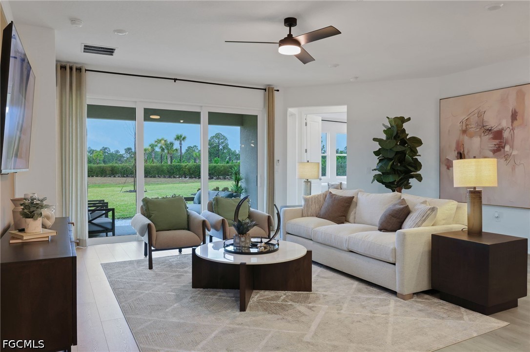 4 Bed SingleFamilyResidence for Sale in Creekside Run, photo 18
