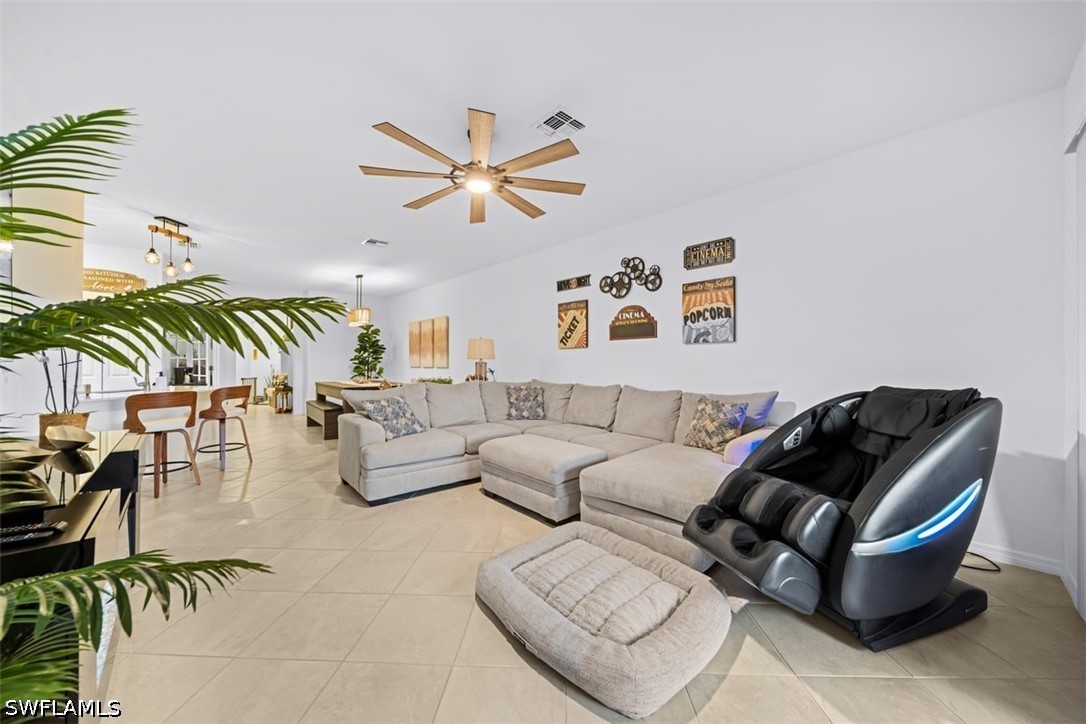 2 Bed Attached for Sale in Naples, photo 18