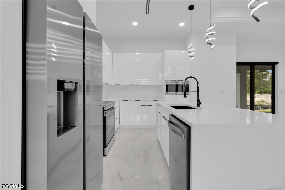 4 Bed SingleFamilyResidence for Sale in Lehigh Acres, photo 18