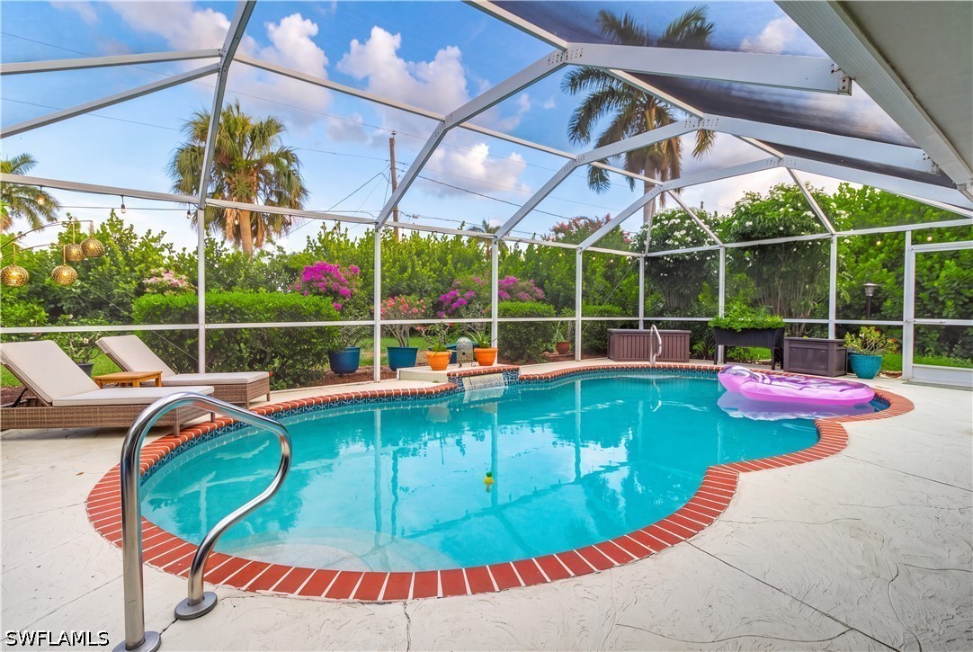2 Bed Pool Home for Sale in Tanglewood, photo 18