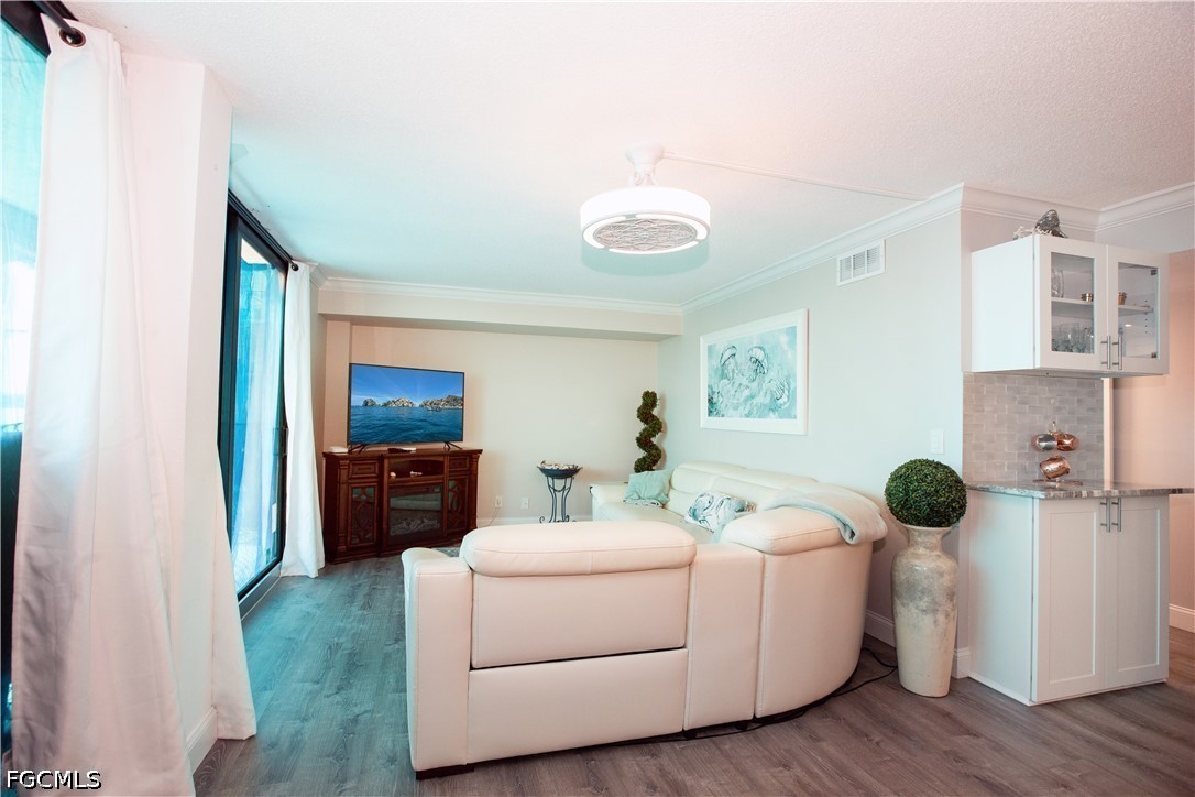 1 Bed Waterfront Home for Sale in Schooner Bay, photo 18
