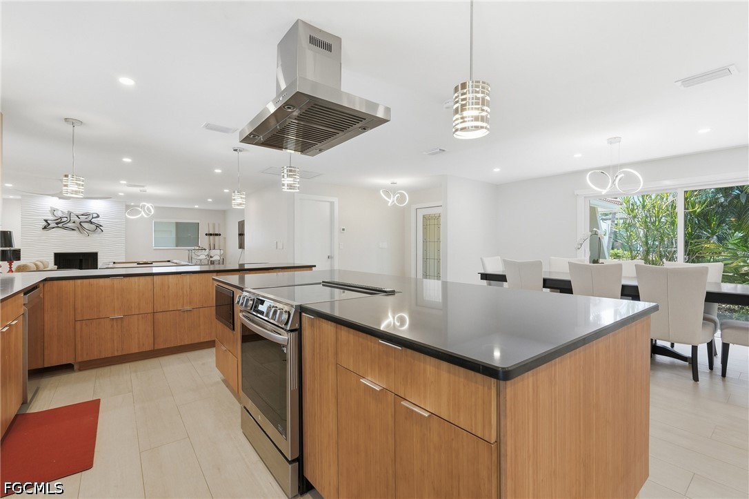 3 Bed Pool Home for Sale in Cape Coral, photo 18