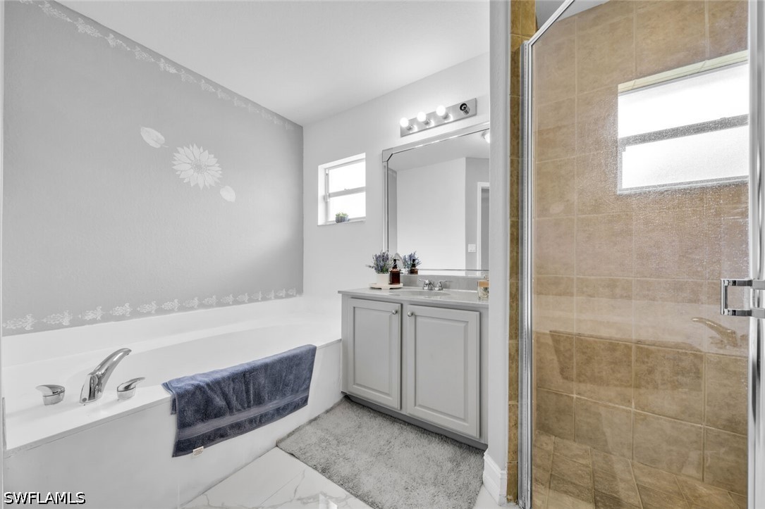 4 Bed SingleFamilyResidence for Sale in Naples, photo 18