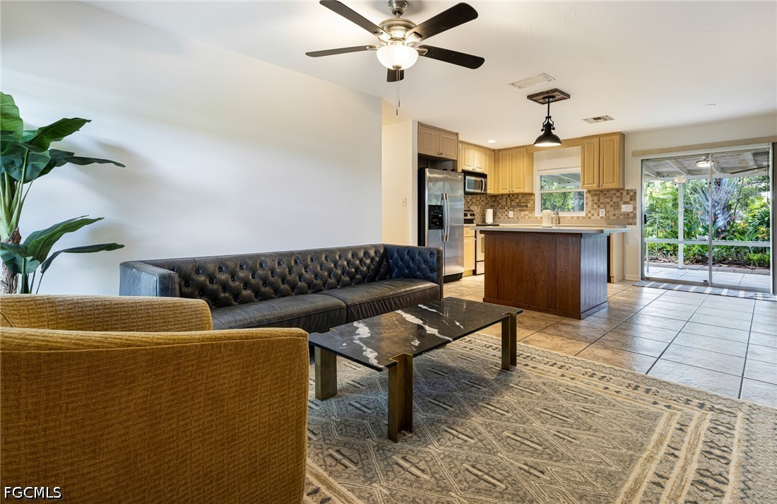3 Bed SingleFamilyResidence for Sale in San Carlos Park, photo 18