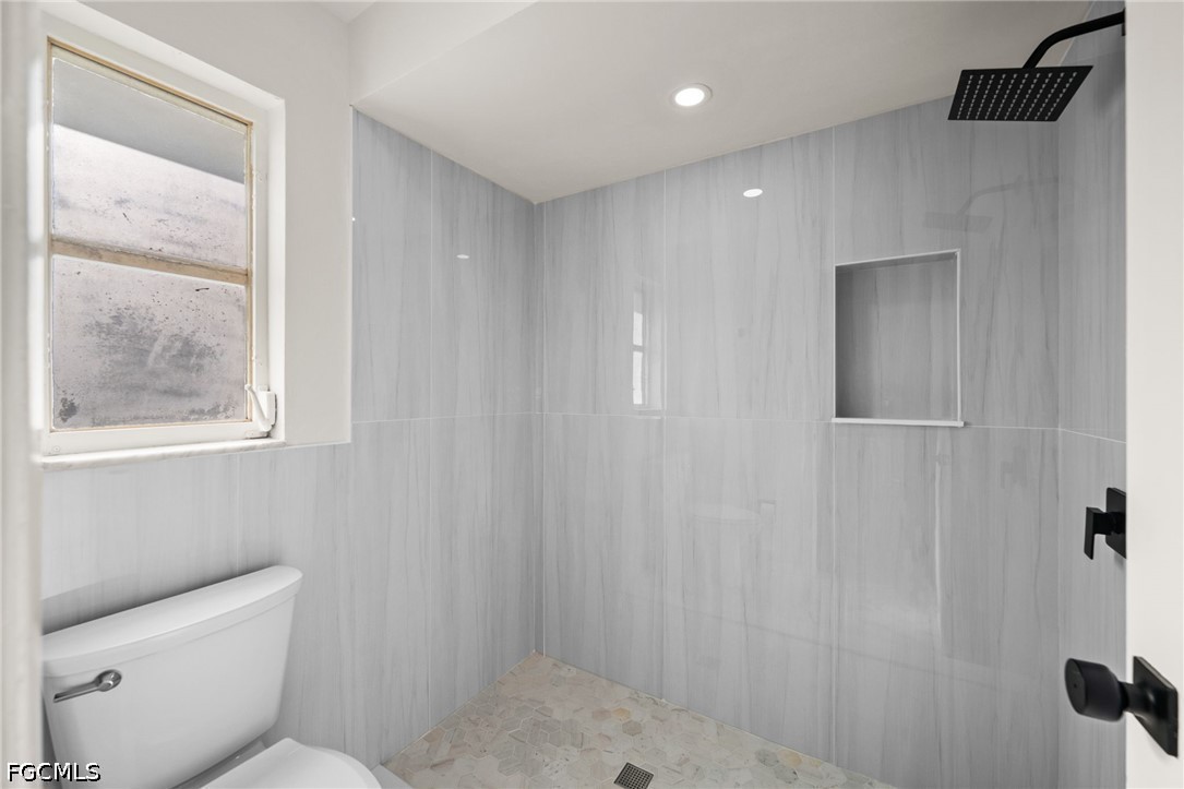 3 Bed SingleFamilyResidence for Sale in Cape Coral, photo 18