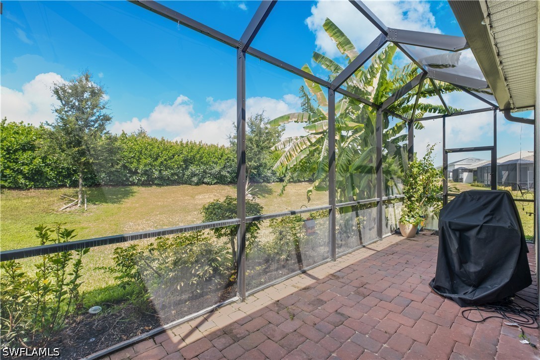 2 Bed Attached for Sale in Naples, photo 18