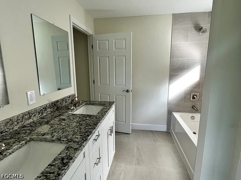 3 Bed Waterfront Home for Sale in Cape Coral, photo 18