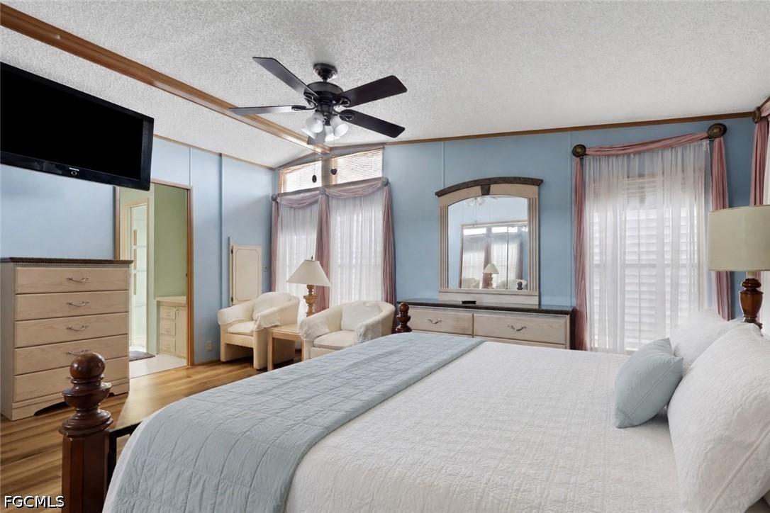 2 Bed ManufacturedHome for Sale in Tamiami Village, photo 18