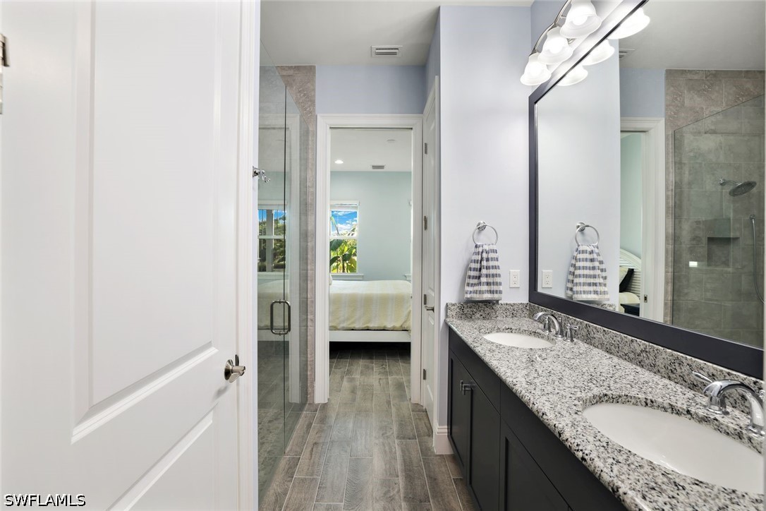 2 Bed Attached for Sale in Naples, photo 18