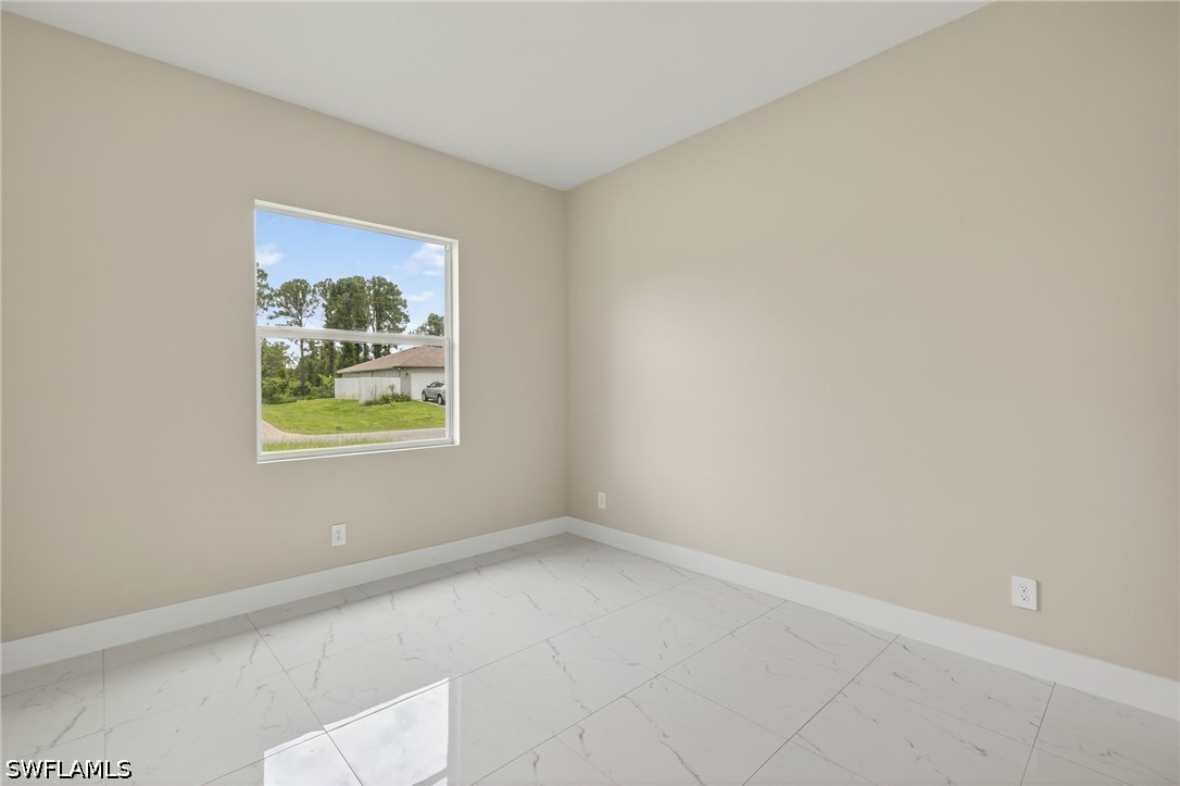 4 Bed SingleFamilyResidence for Sale in Lehigh Acres, photo 18