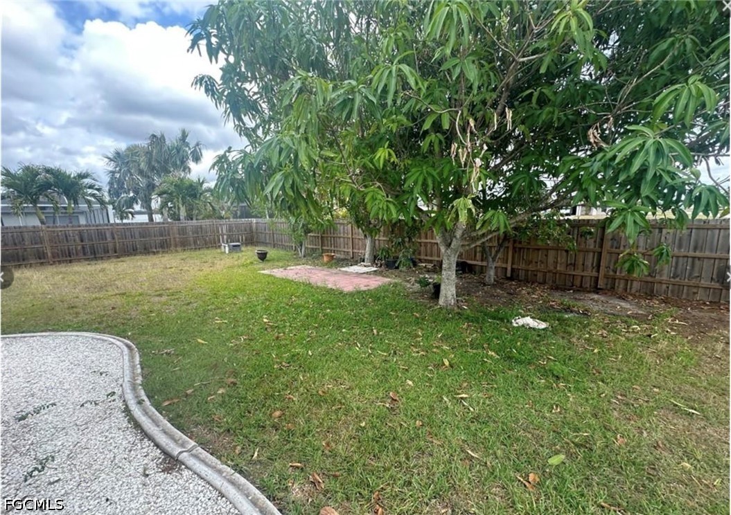 3 Bed SingleFamilyResidence for Sale in Cape Coral, photo 18