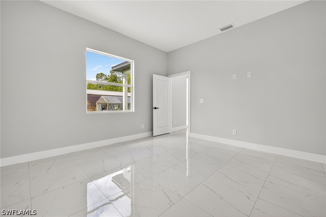 4 Bed SingleFamilyResidence for Sale in Lehigh Acres, photo 18