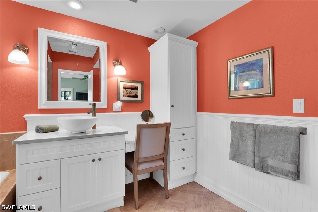 3 Bed Waterfront Home for Sale in Naples, photo 18