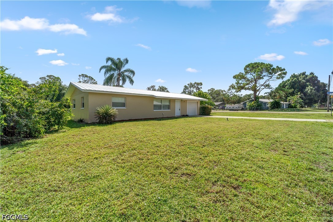 2 Bed SingleFamilyResidence for Sale in North Fort Myers, photo 18