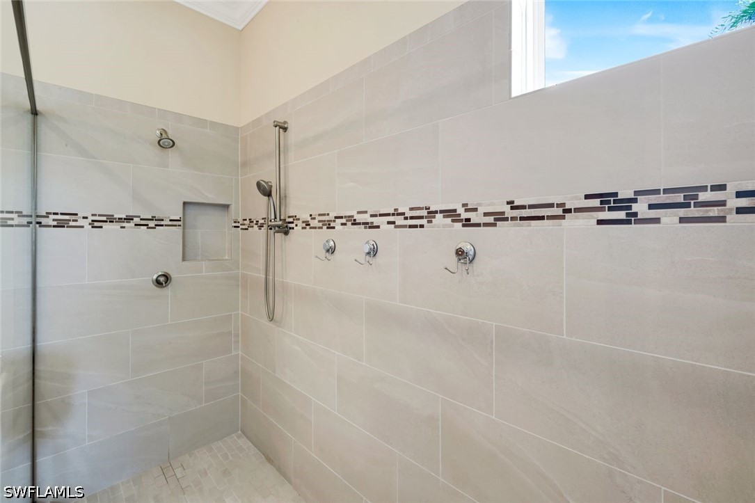3 Bed Pool Home for Sale in Naples, photo 18