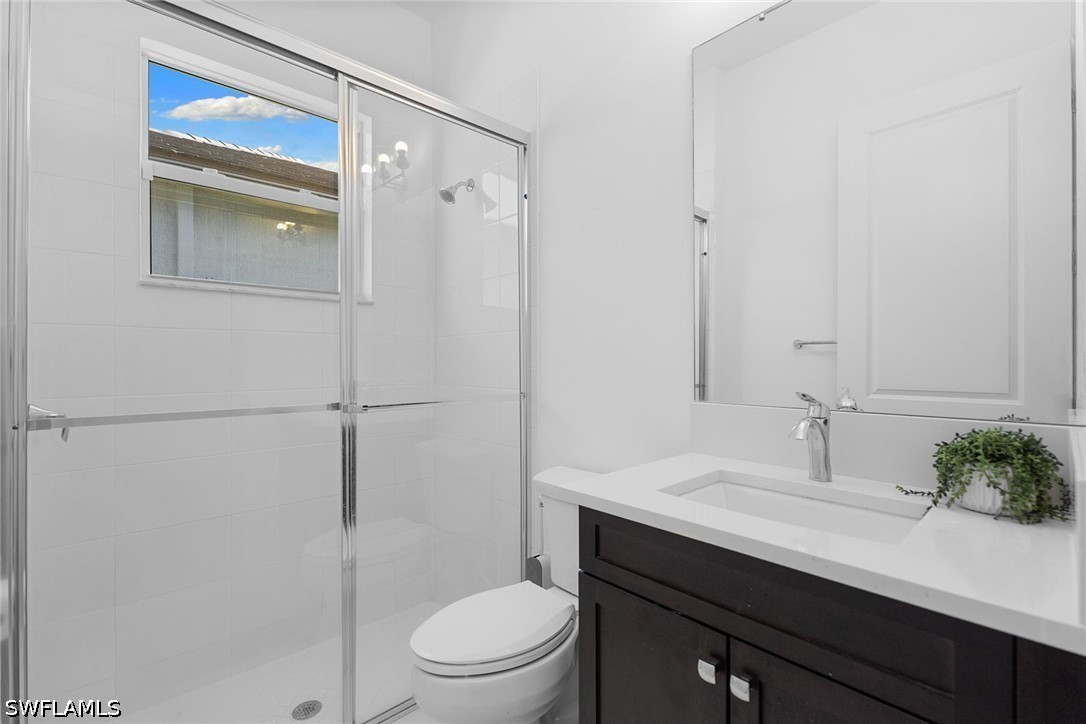 2 Bed SingleFamilyResidence for Sale in Naples, photo 18