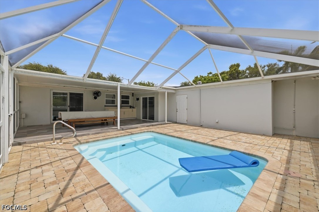 3 Bed Pool Home for Sale in Palmlee Park, photo 18