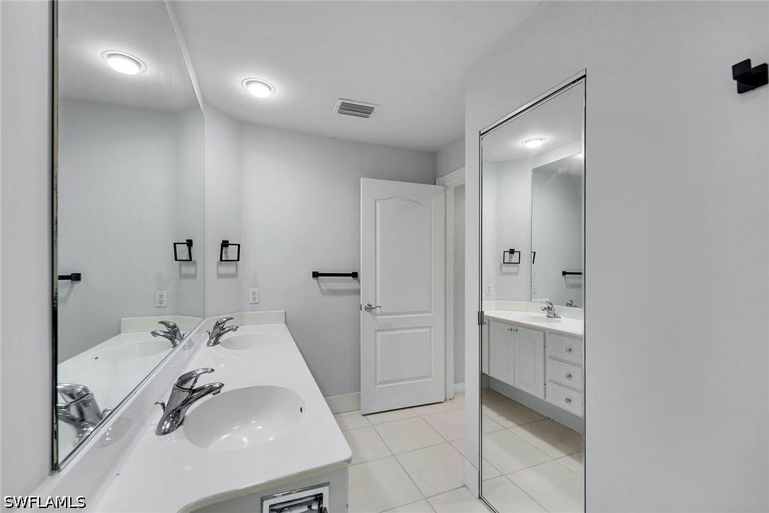 2 Bed Waterfront Home for Sale in Island Walk, photo 18