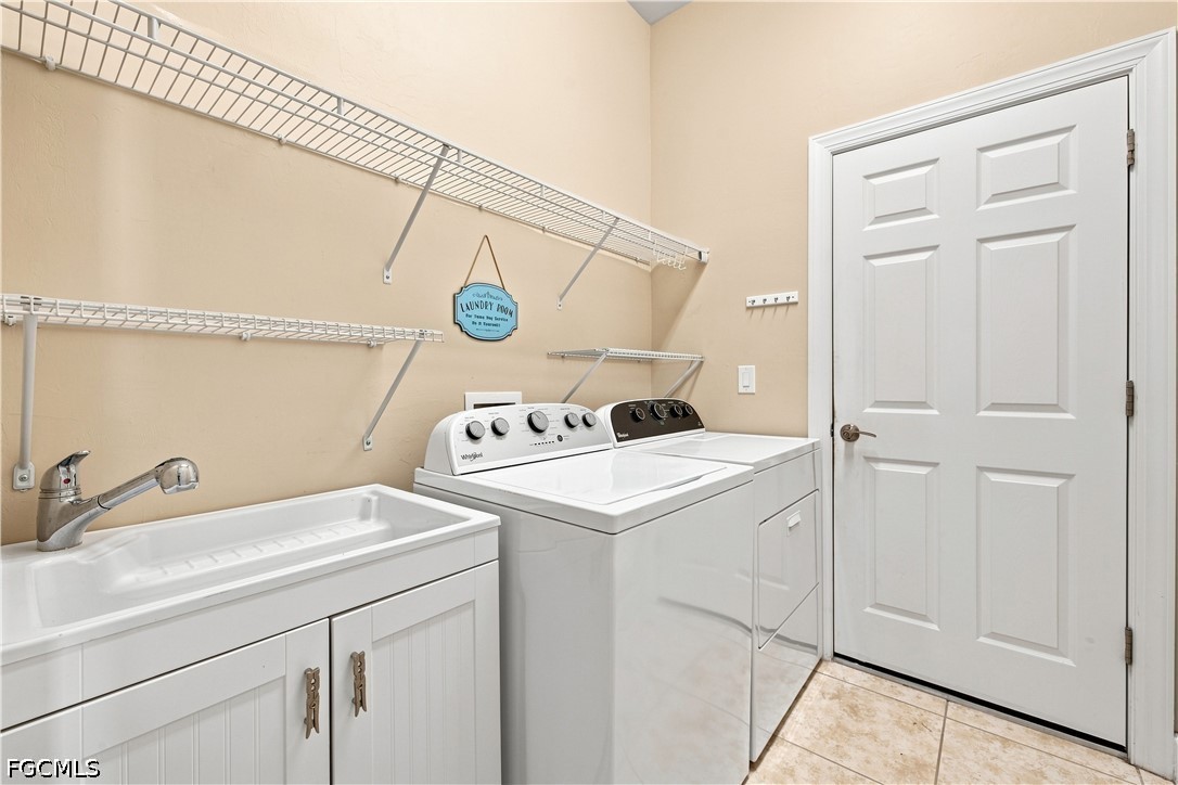 3 Bed Pool Home for Sale in Somerset, photo 18