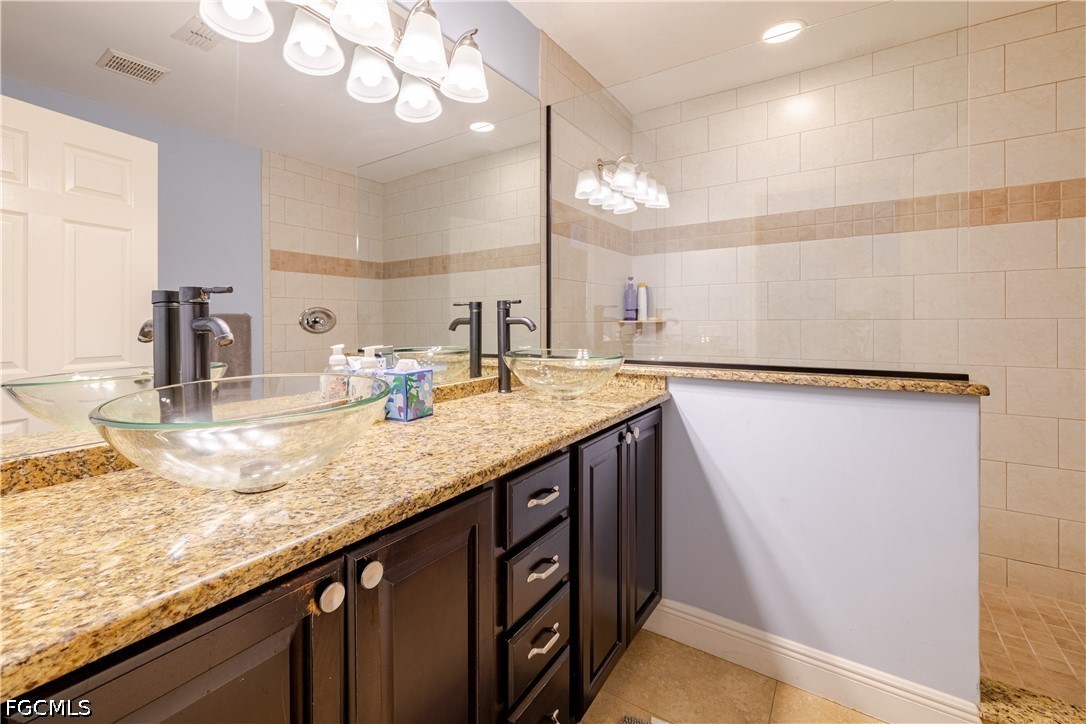 2 Bed Condominium for Sale in Naples, photo 18