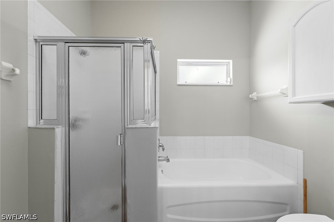 3 Bed Pool Home for Sale in Stoneybrook, photo 18