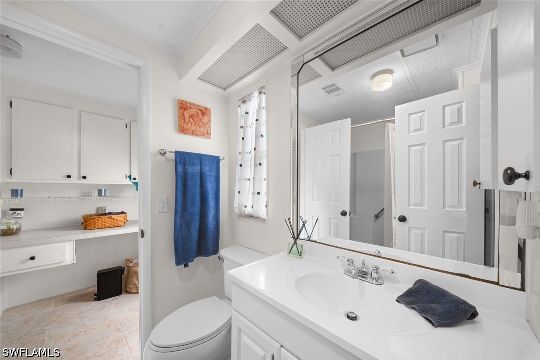2 Bed ManufacturedHome for Sale in Naples, photo 18