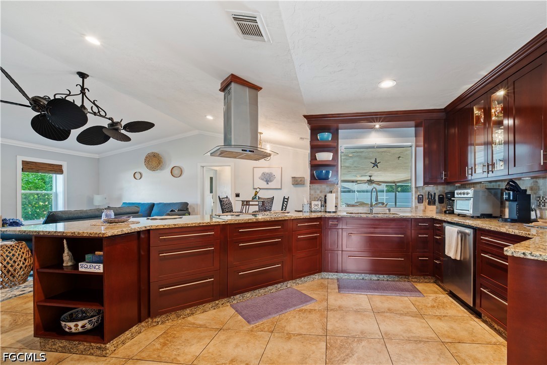 3 Bed Pool Home for Sale in Cape Coral, photo 18