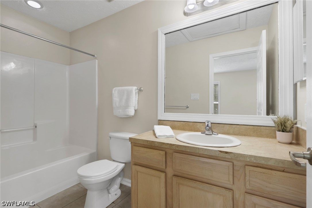 2 Bed Waterfront Home for Sale in Naples, photo 18