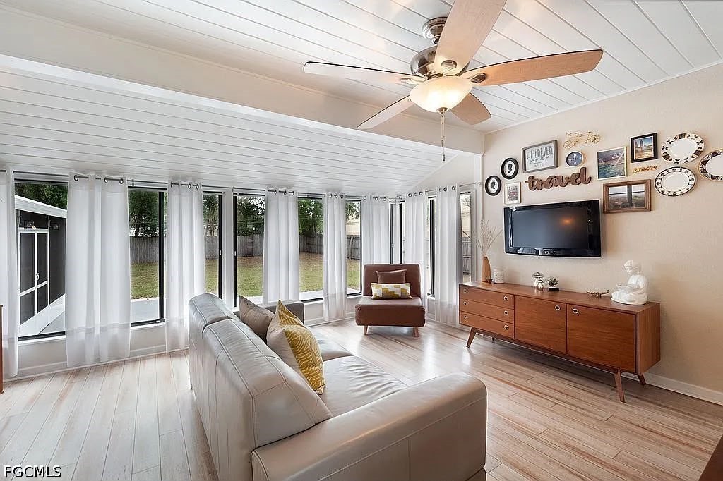 2 Bed SingleFamilyResidence for Sale in Orlando, photo 18