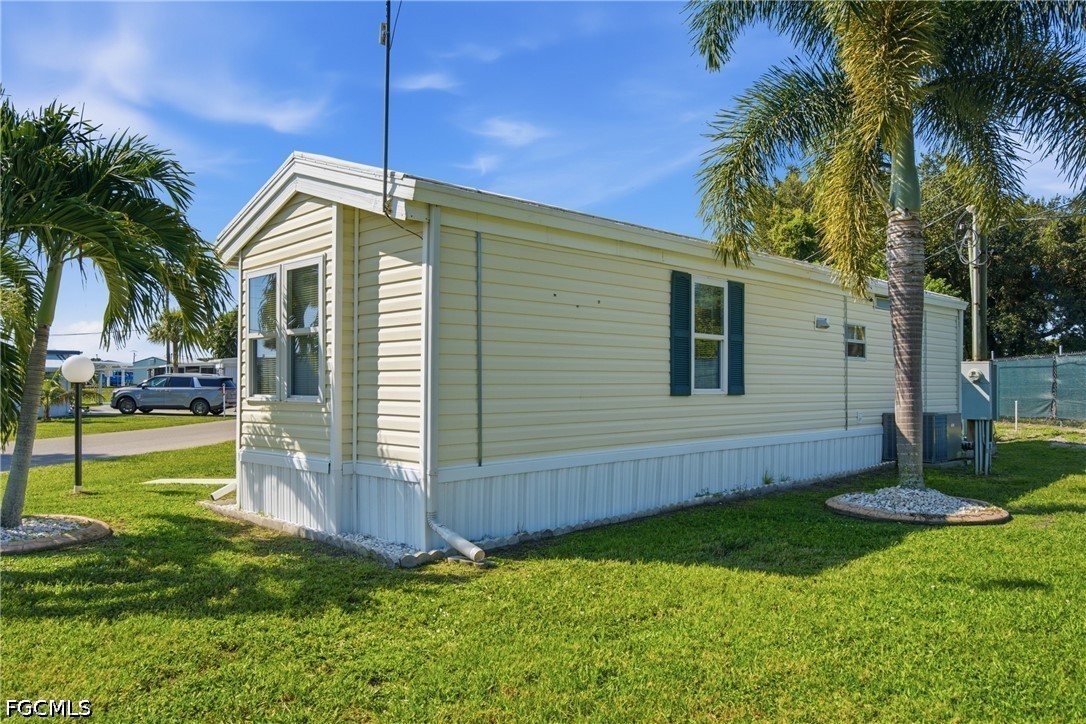 2 Bed ManufacturedHome for Sale in Fort Myers, photo 18