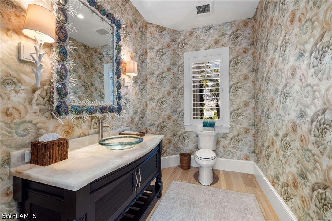 3 Bed Pool Home for Sale in Park Shore, photo 18