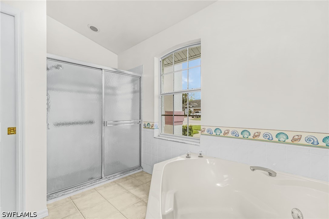 3 Bed Waterfront Home for Sale in Naples, photo 18