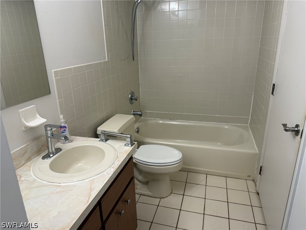 4 Bed SingleFamilyResidence for Sale in Fort Myers, photo 18