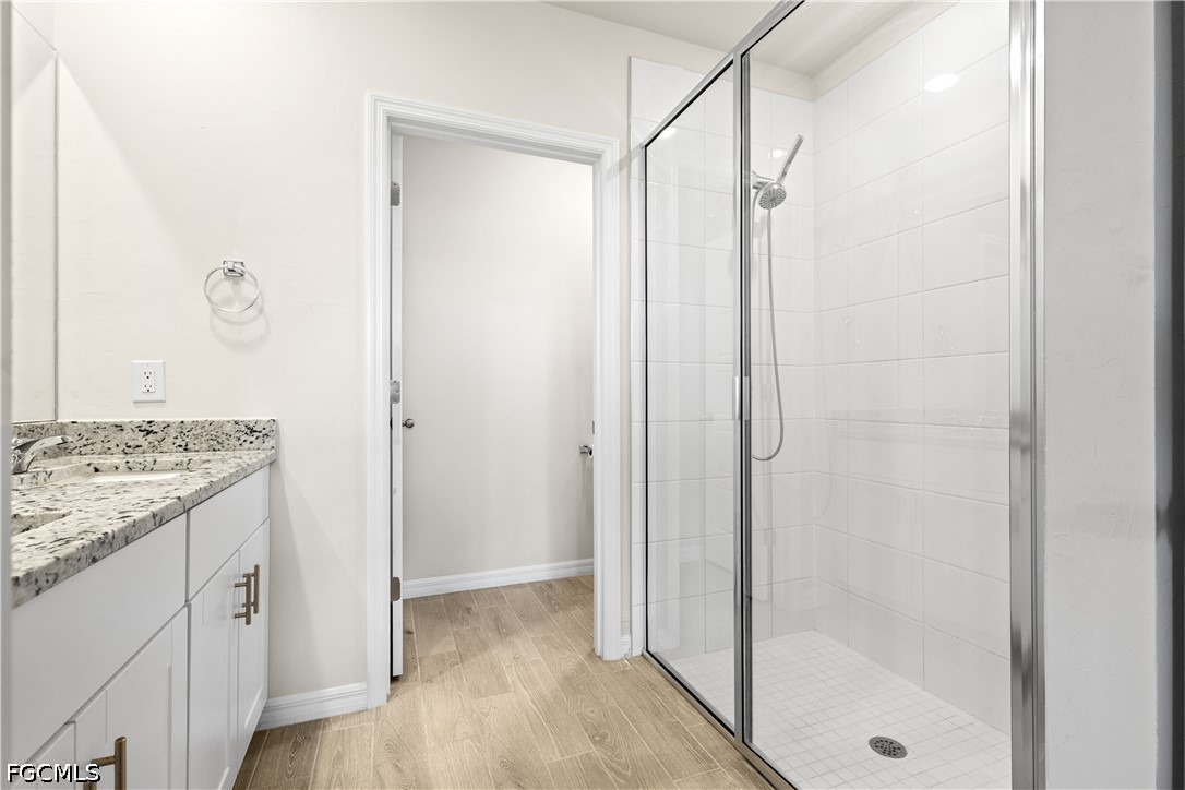 3 Bed SingleFamilyResidence for Sale in Crescent Lakes, photo 18