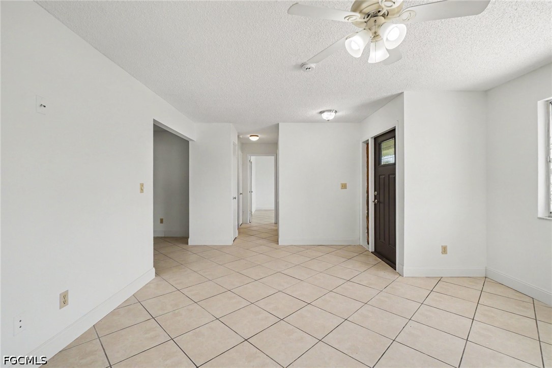 2 Bed SingleFamilyResidence for Sale in Cape Coral, photo 18