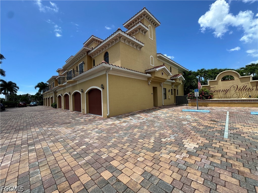 3 Bed Condominium for Sale in Tuscany Villas, photo 18