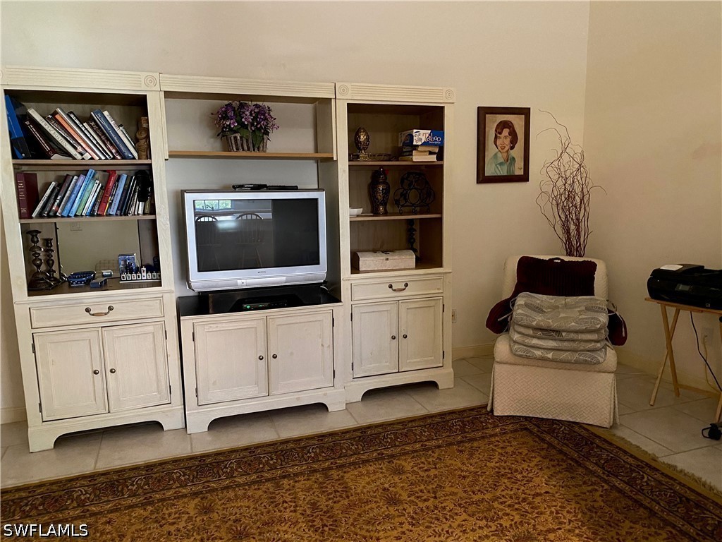 2 Bed Waterfront Home for Sale in Village Walk, photo 18