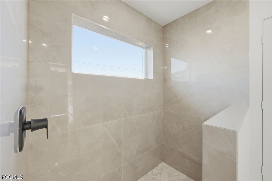 3 Bed Waterfront Home for Sale in Cape Coral, photo 18